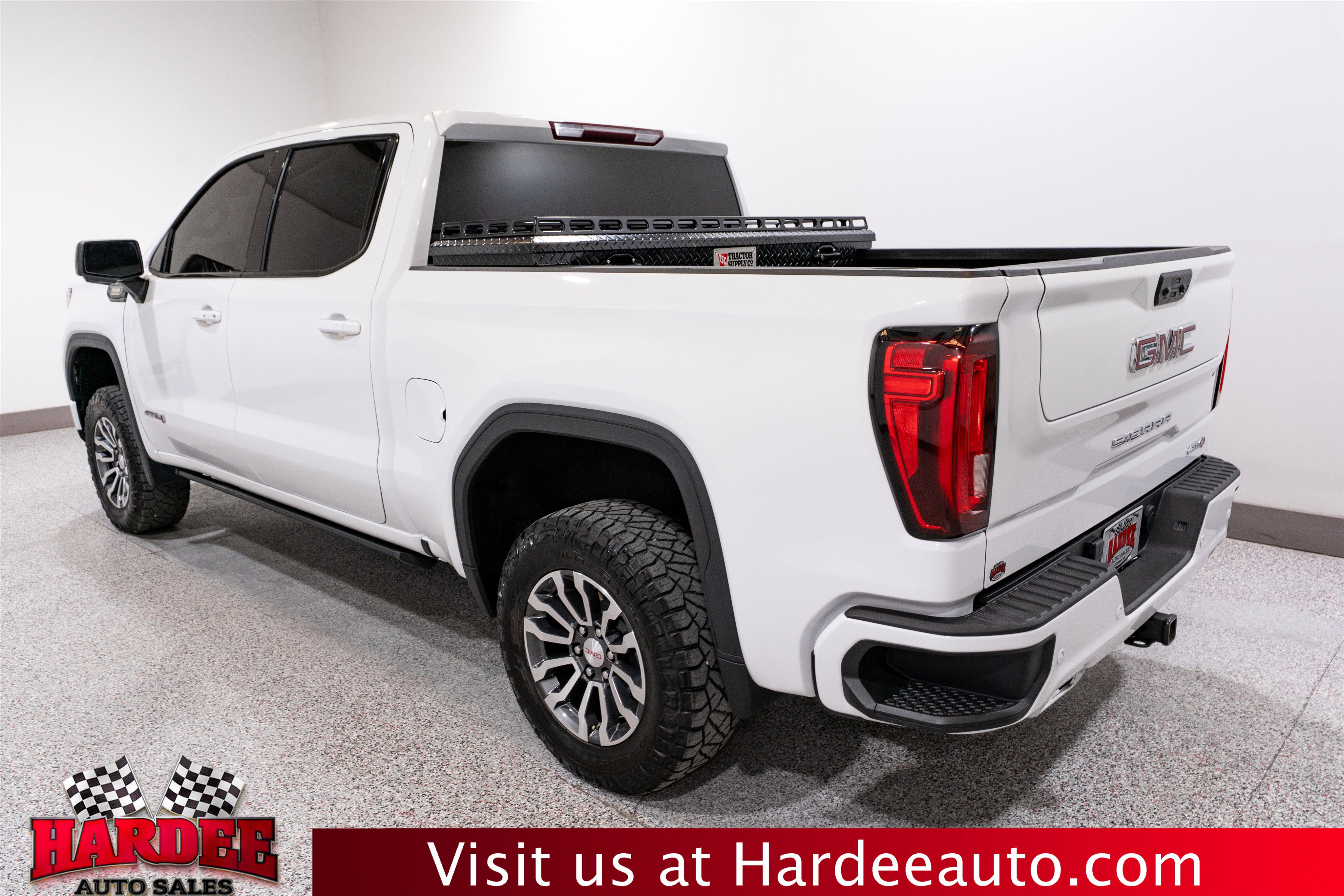 Used 2023 GMC Sierra 1500 AT4 AWD/4WD image 3
