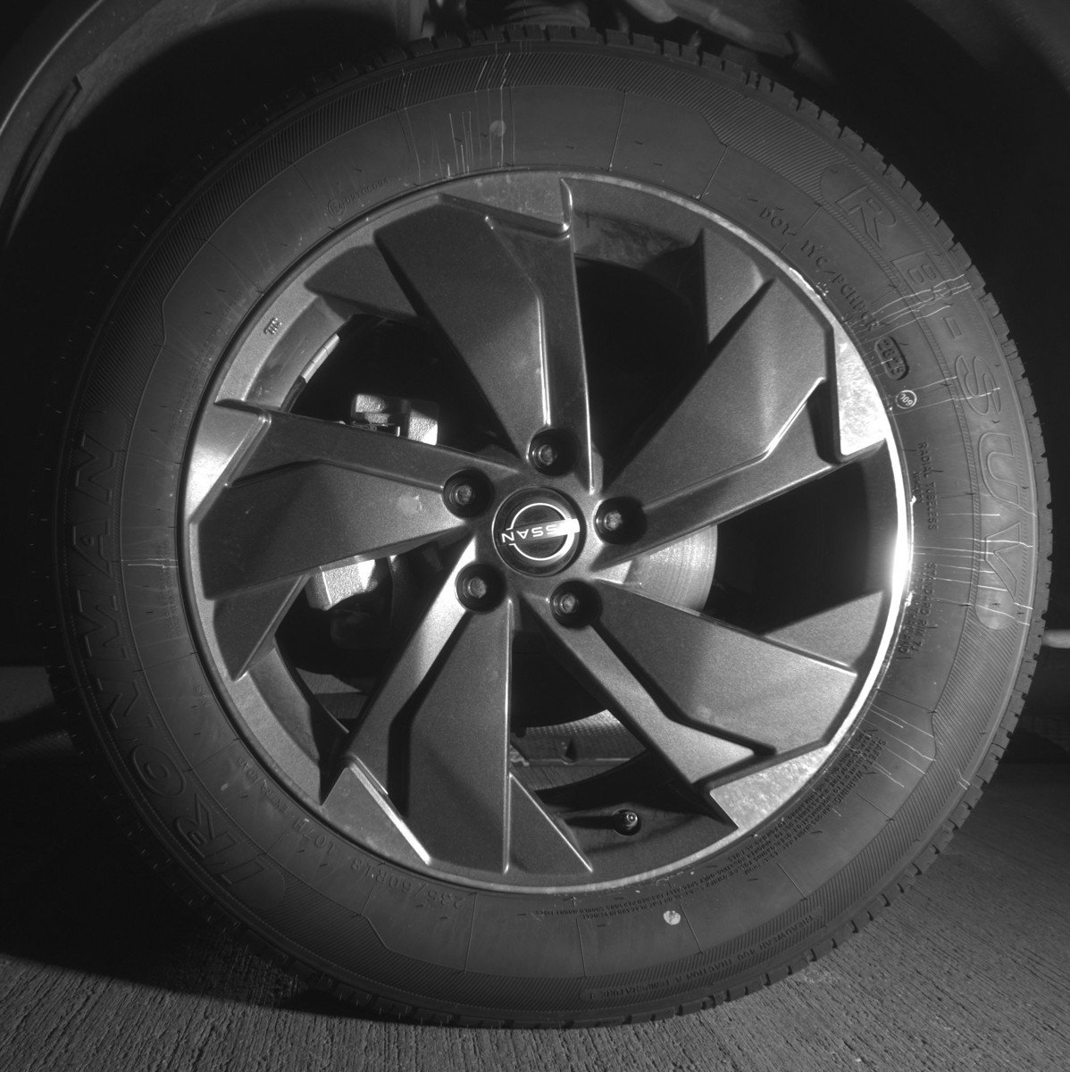 Used 2025 Nissan Rogue SV AWD/4WD image 12