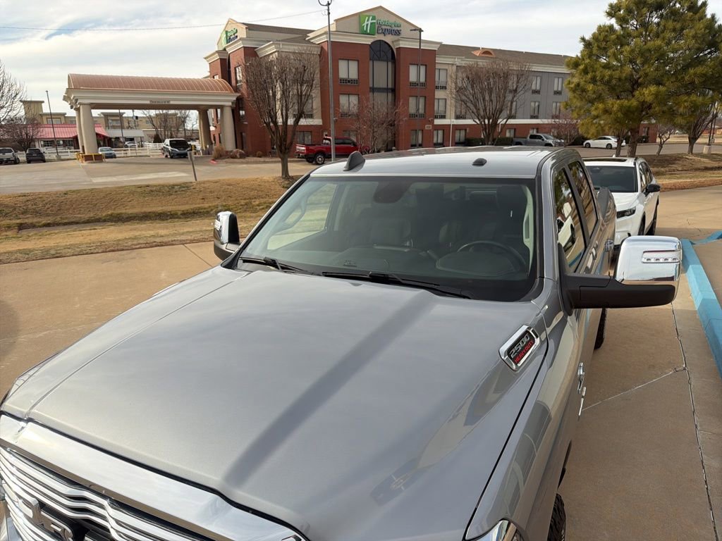 Used 2024 RAM 2500 Laramie image 32