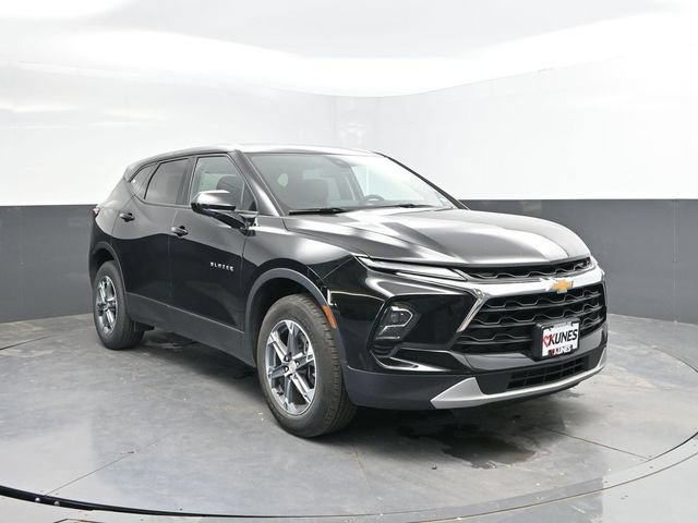 Used 2025 Chevrolet Blazer LT FWD image 6