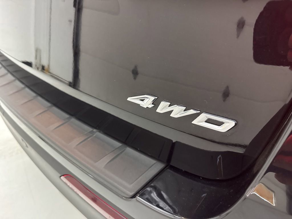 Used 2022 Ford Explorer XLT image 18