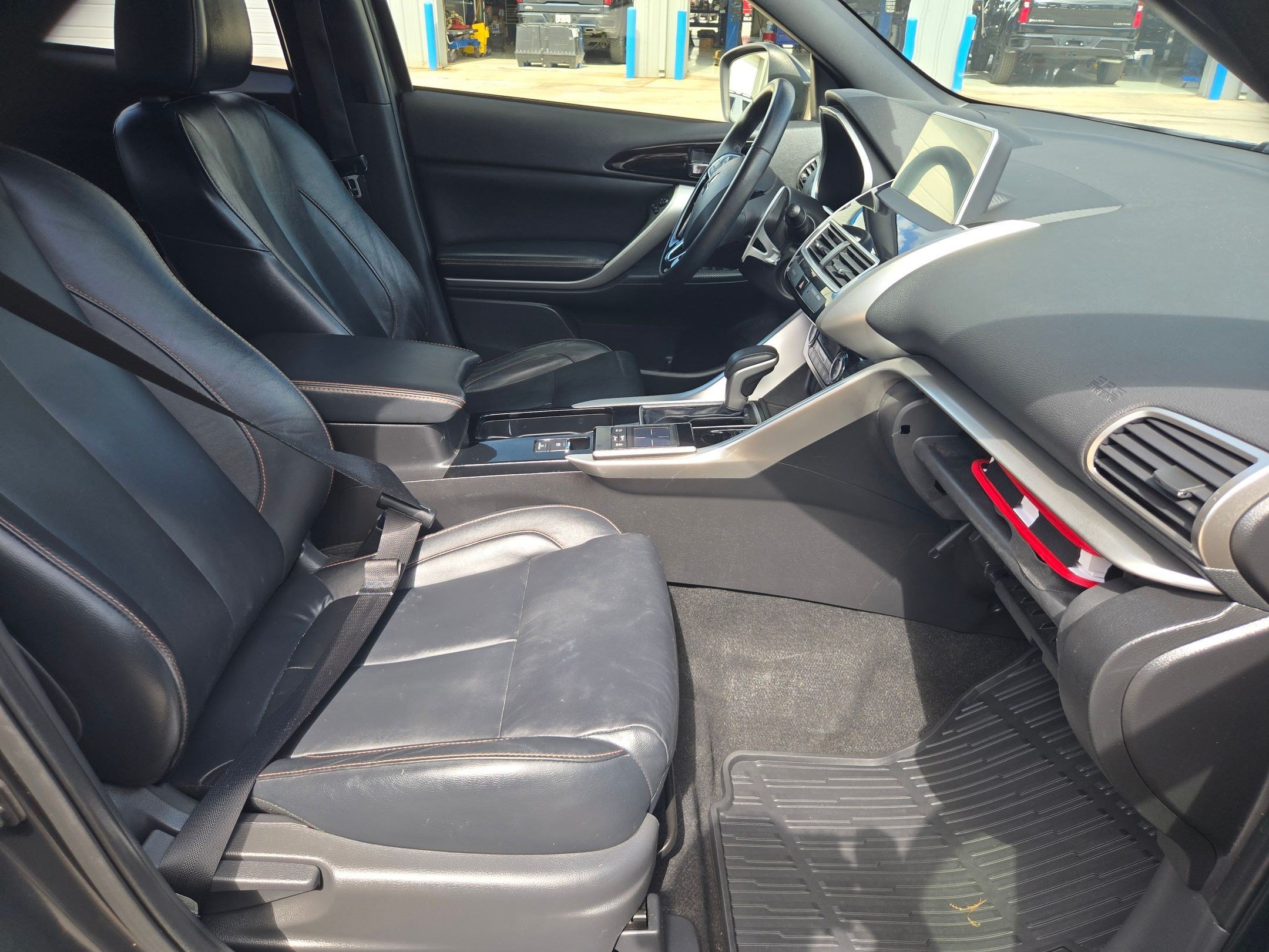 Used 2020 Mitsubishi Eclipse Cross FWD image 24