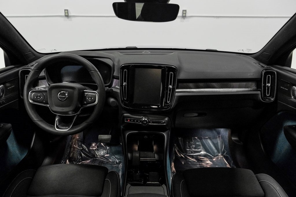 Used 2023 Volvo C40 P8 Recharge Ultimate image 21