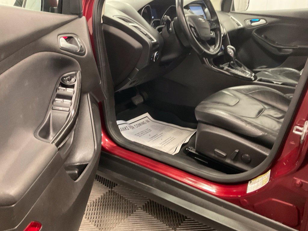 Used 2015 Ford Focus Titanium FWD image 8