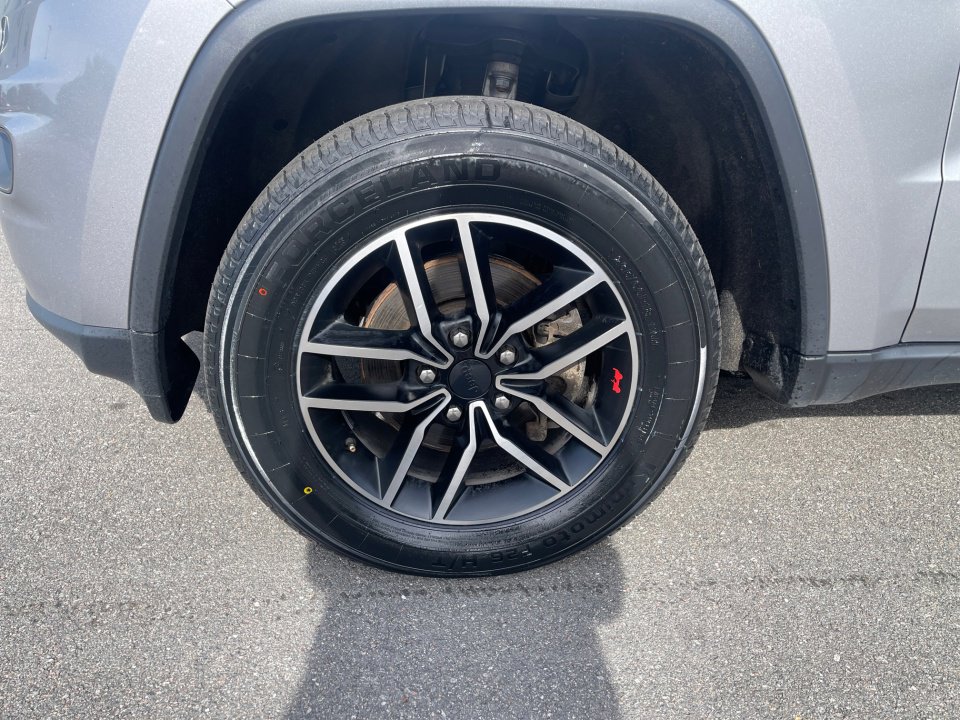 Used 2020 Jeep Grand Cherokee Trailhawk image 26