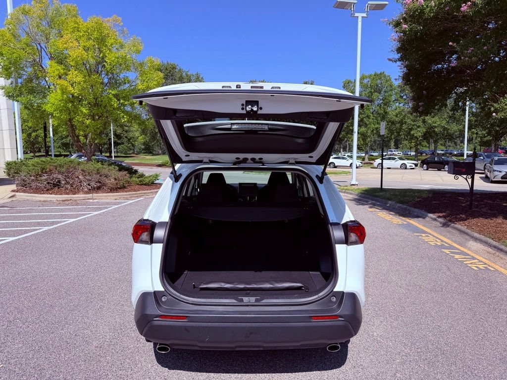 Used 2025 Toyota RAV4 XLE AWD/4WD image 11