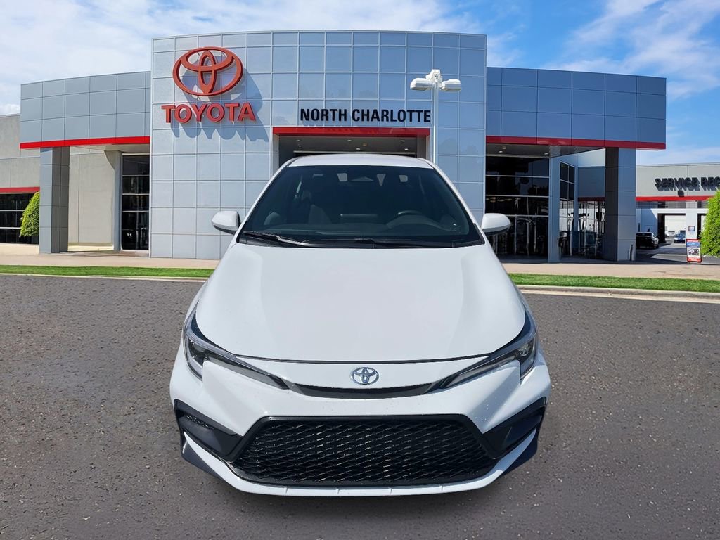 Used 2025 Toyota Corolla SE image 4