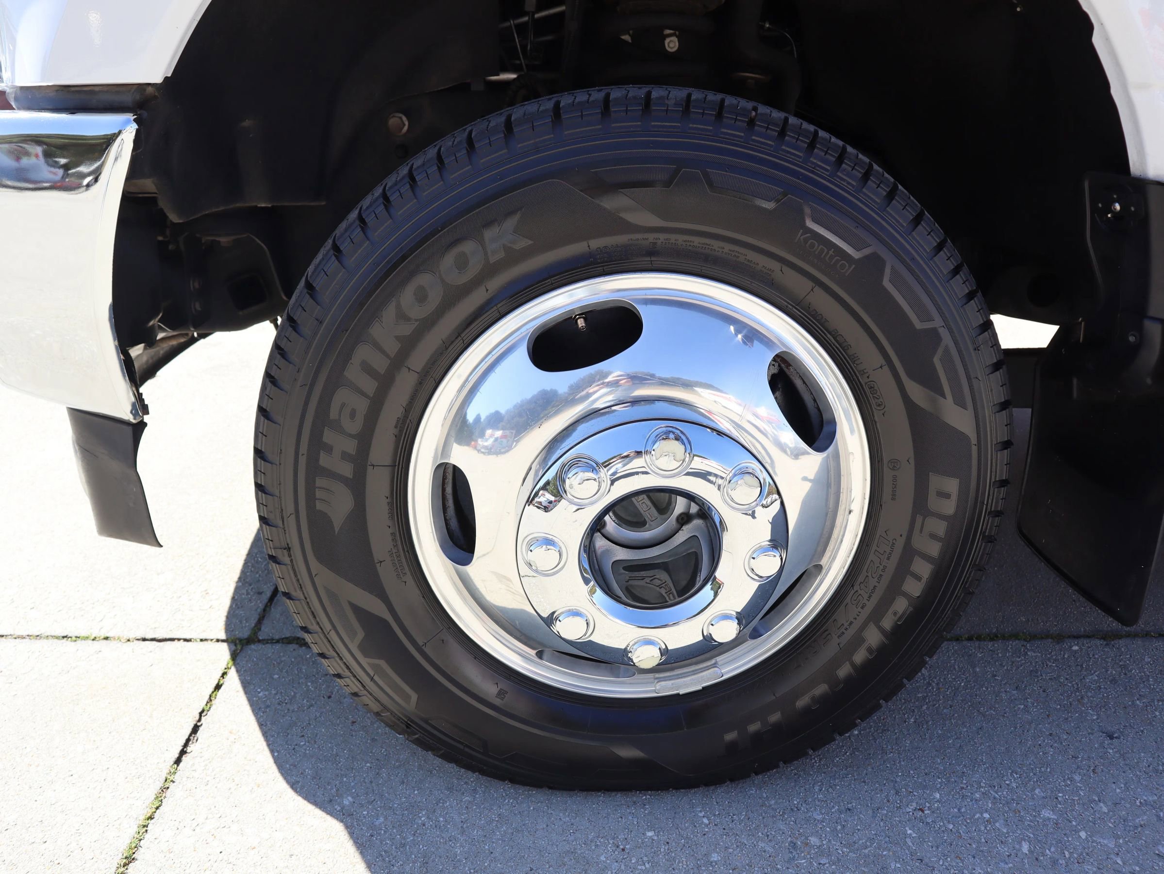 Used 2019 Ford F350 Lariat w/ Lariat Ultimate Package image 10