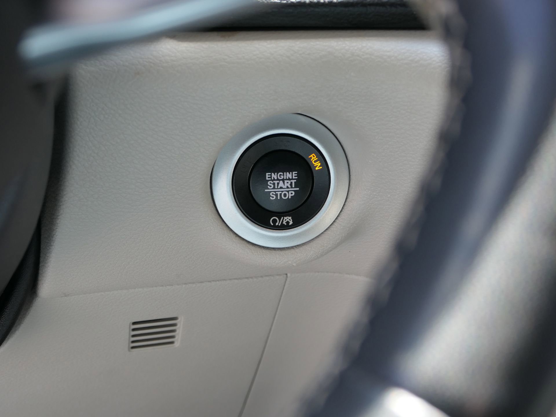 Used 2022 Chrysler Pacifica Touring-L image 17