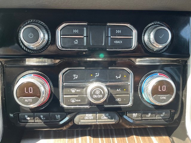 Used 2021 GMC Yukon XL Denali w/ Denali Premium Package image 33