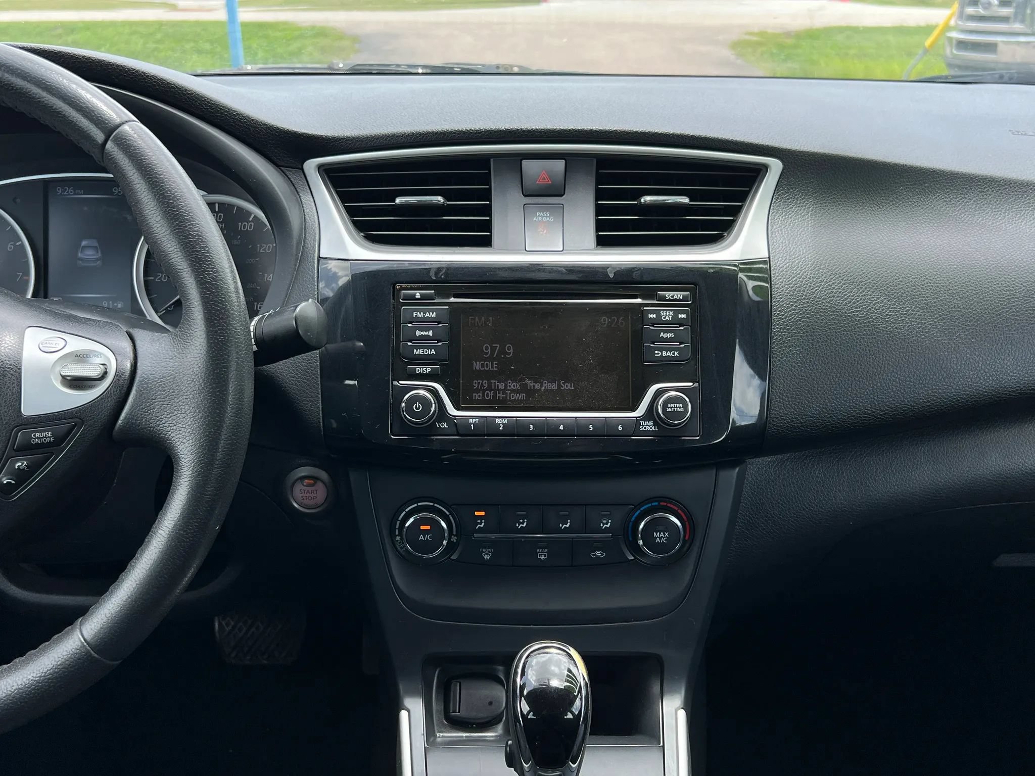 Used 2016 Nissan Sentra SV FWD image 19