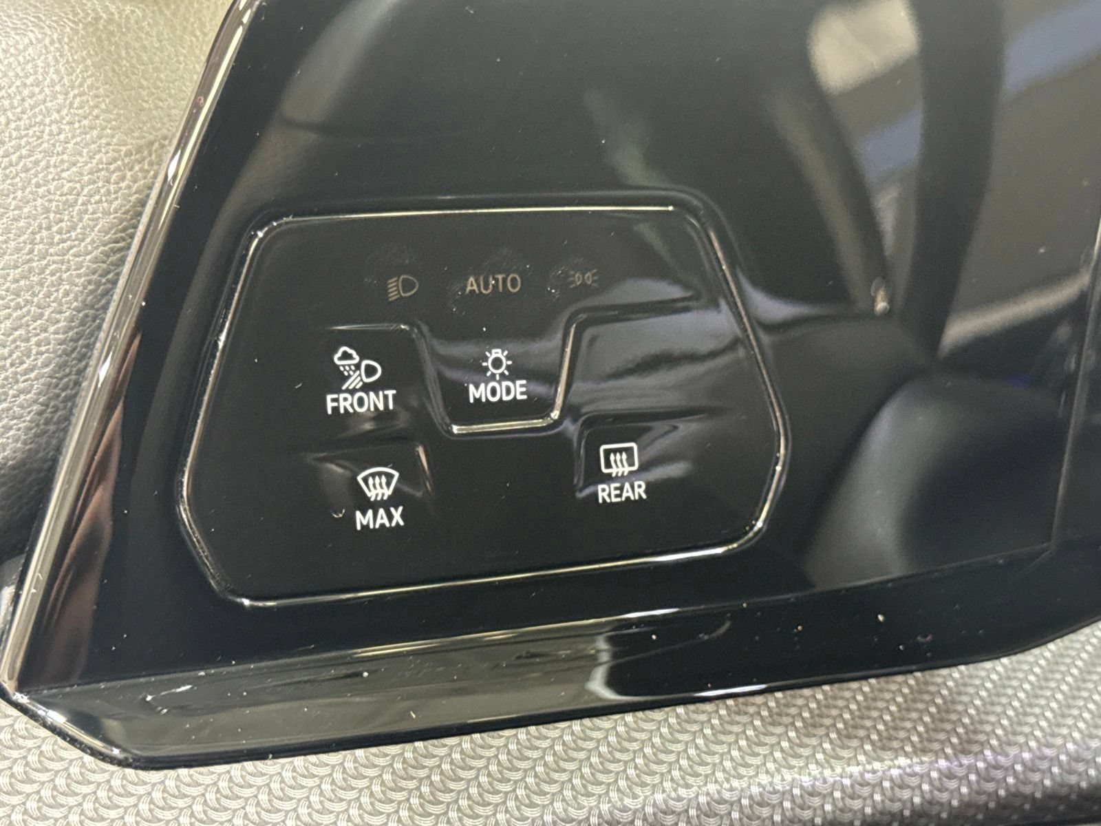 Used 2024 Volkswagen Golf R AWD/4WD image 24