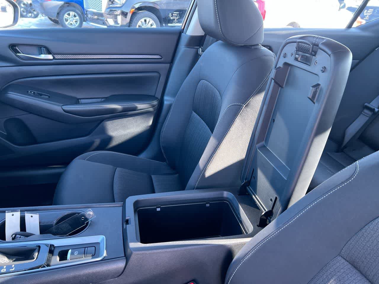 Used 2025 Nissan Altima 2.5 SV image 21
