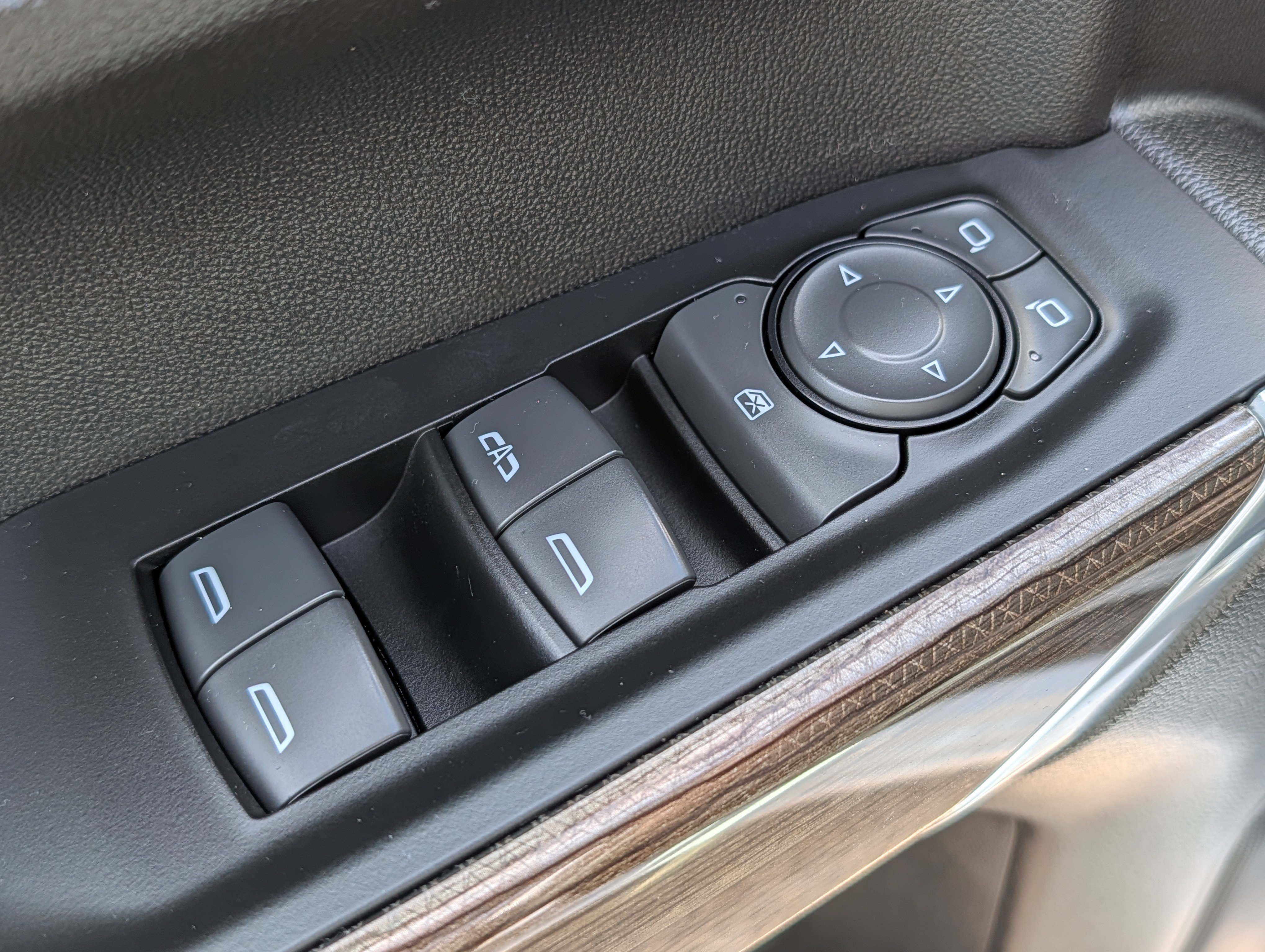 Used 2022 Chevrolet Silverado 1500 LT AWD/4WD image 14