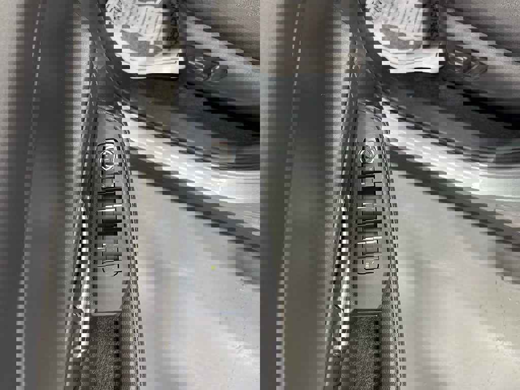 Used 2025 Toyota Grand Highlander AWD image 9