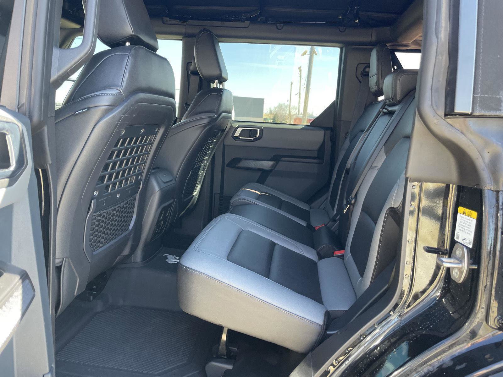 Used 2024 Ford Bronco Black Diamond w/ Sasquatch Package image 26