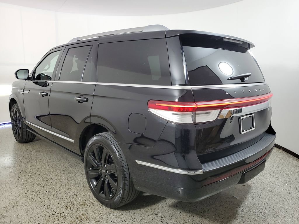 Used 2022 Lincoln Navigator Reserve w/ Monochromatic Package RWD image 4