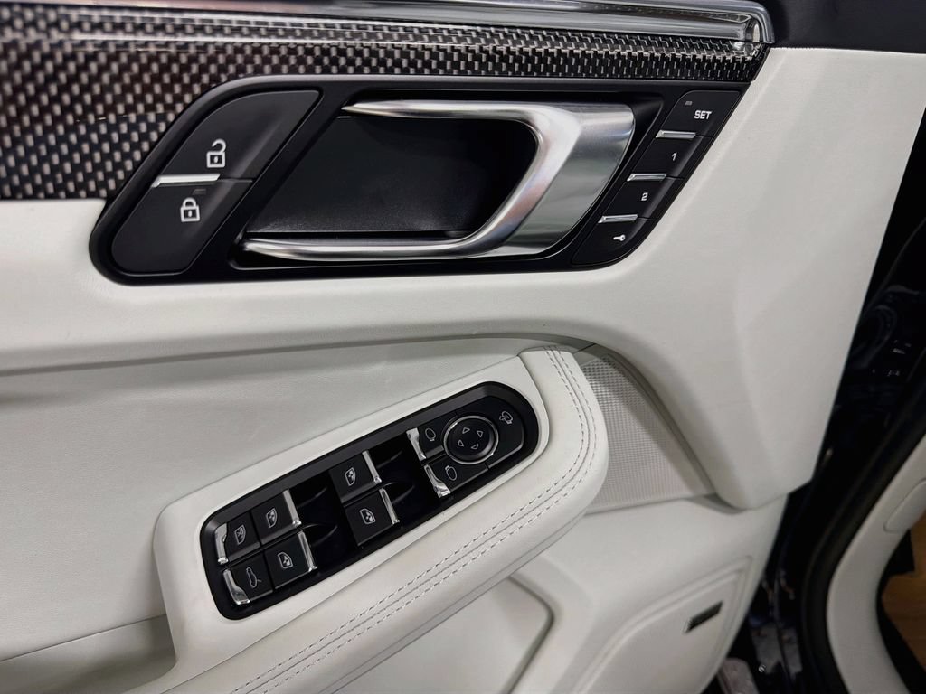 New 2026 Porsche Macan GTS AWD/4WD image 19