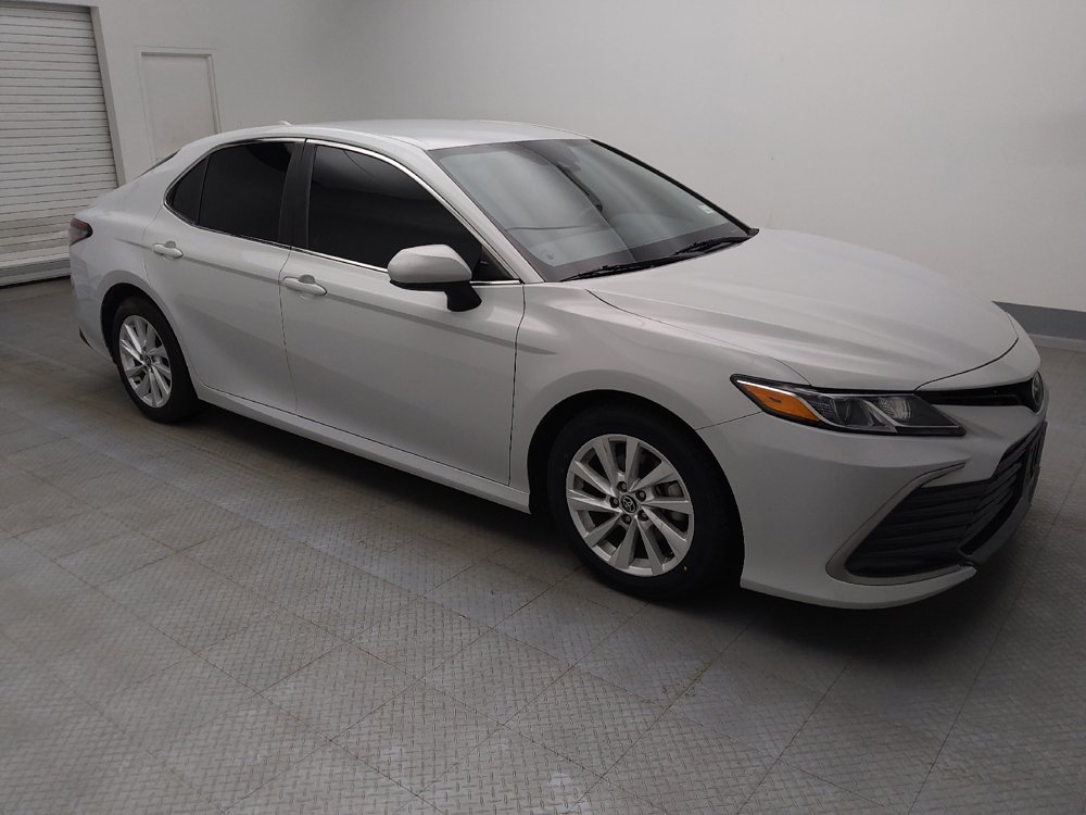 Used 2022 Toyota Camry LE image 11