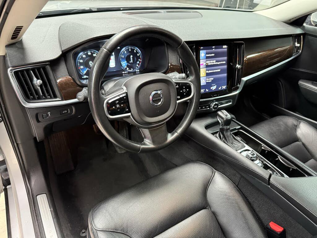 Used 2017 Volvo S90 T6 Momentum w/ Vision Package AWD/4WD image 9