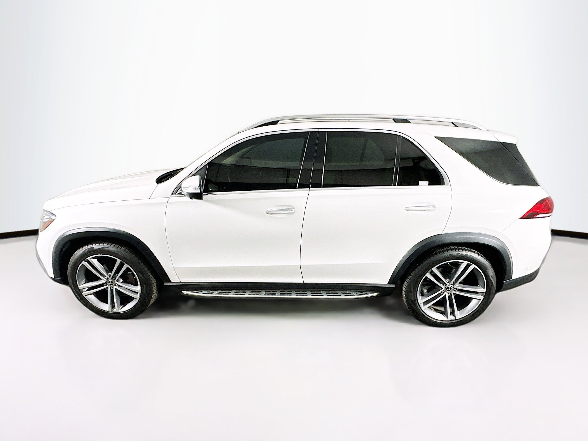 Used 2022 Mercedes-Benz GLE 350 4MATIC image 4