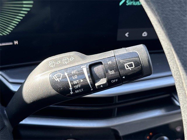 Used 2024 Kia Sorento LX image 25