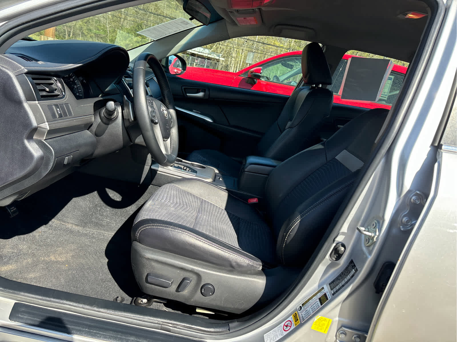 Used 2014 Toyota Camry SE FWD image 8
