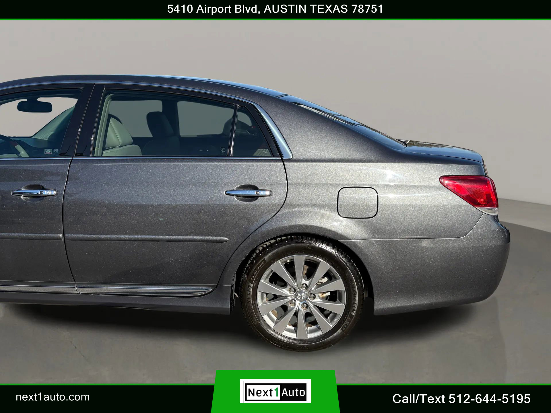 Used 2012 Toyota Avalon Limited image 13