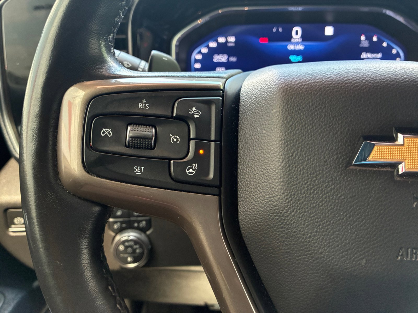Used 2022 Chevrolet Silverado 1500 High Country w/ High Country Premium Package AWD/4WD image 27