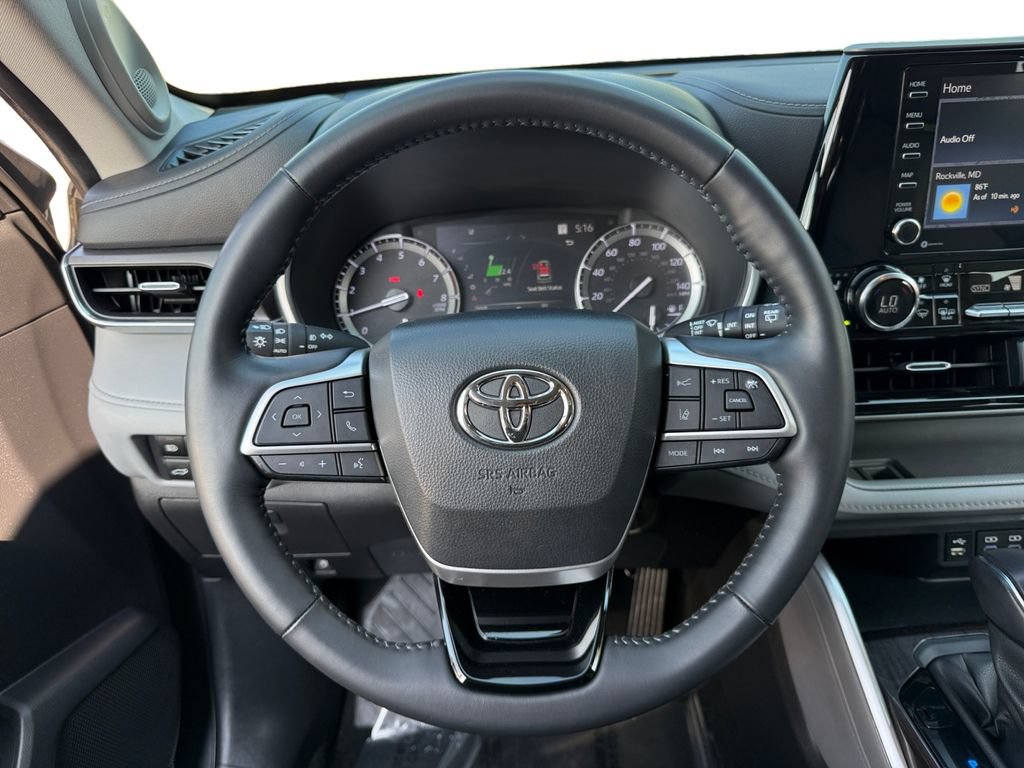 Used 2022 Toyota Highlander Limited FWD image 12