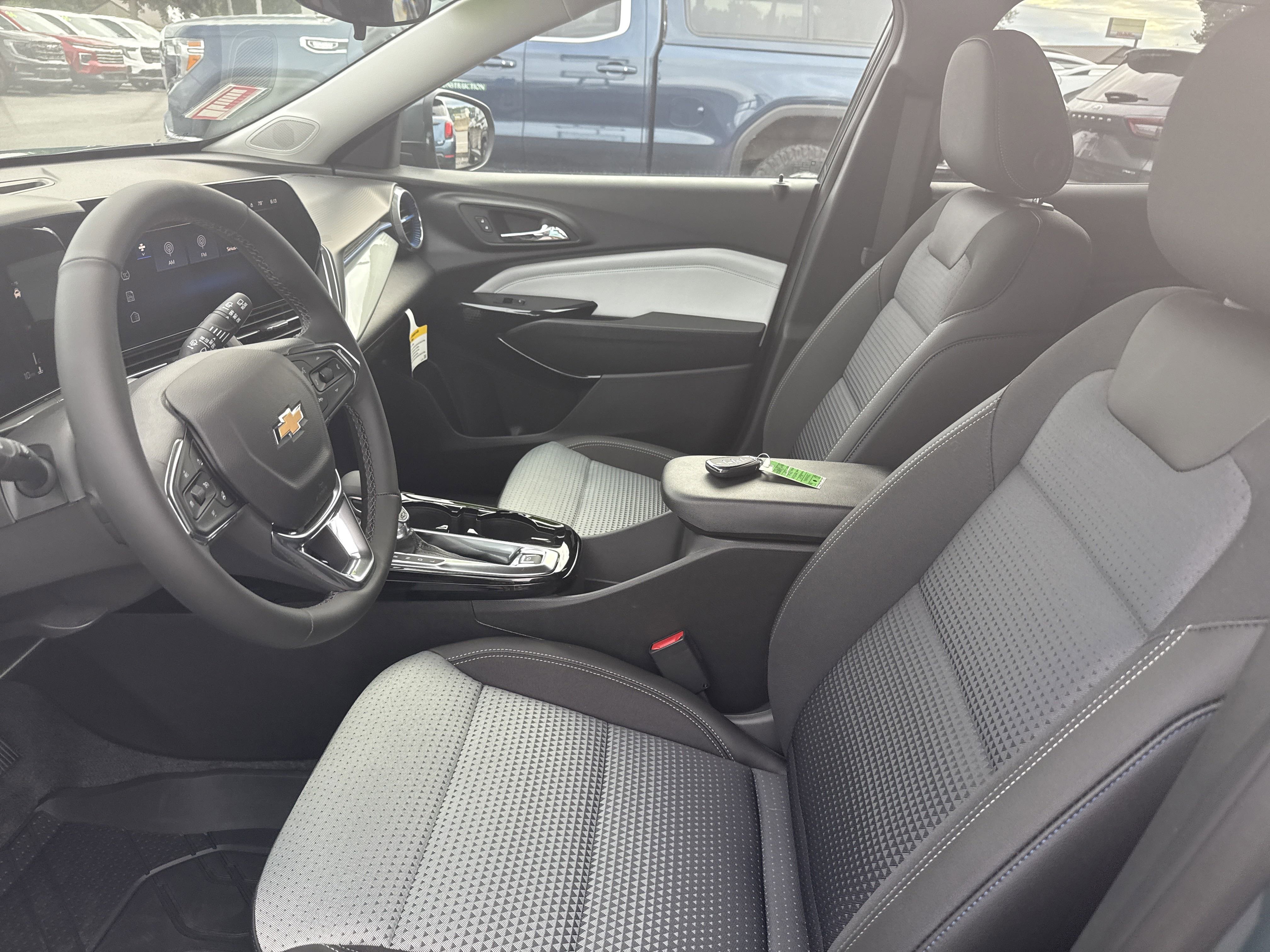 New 2025 Chevrolet Trax LT w/ Driver Confidence Package image 11