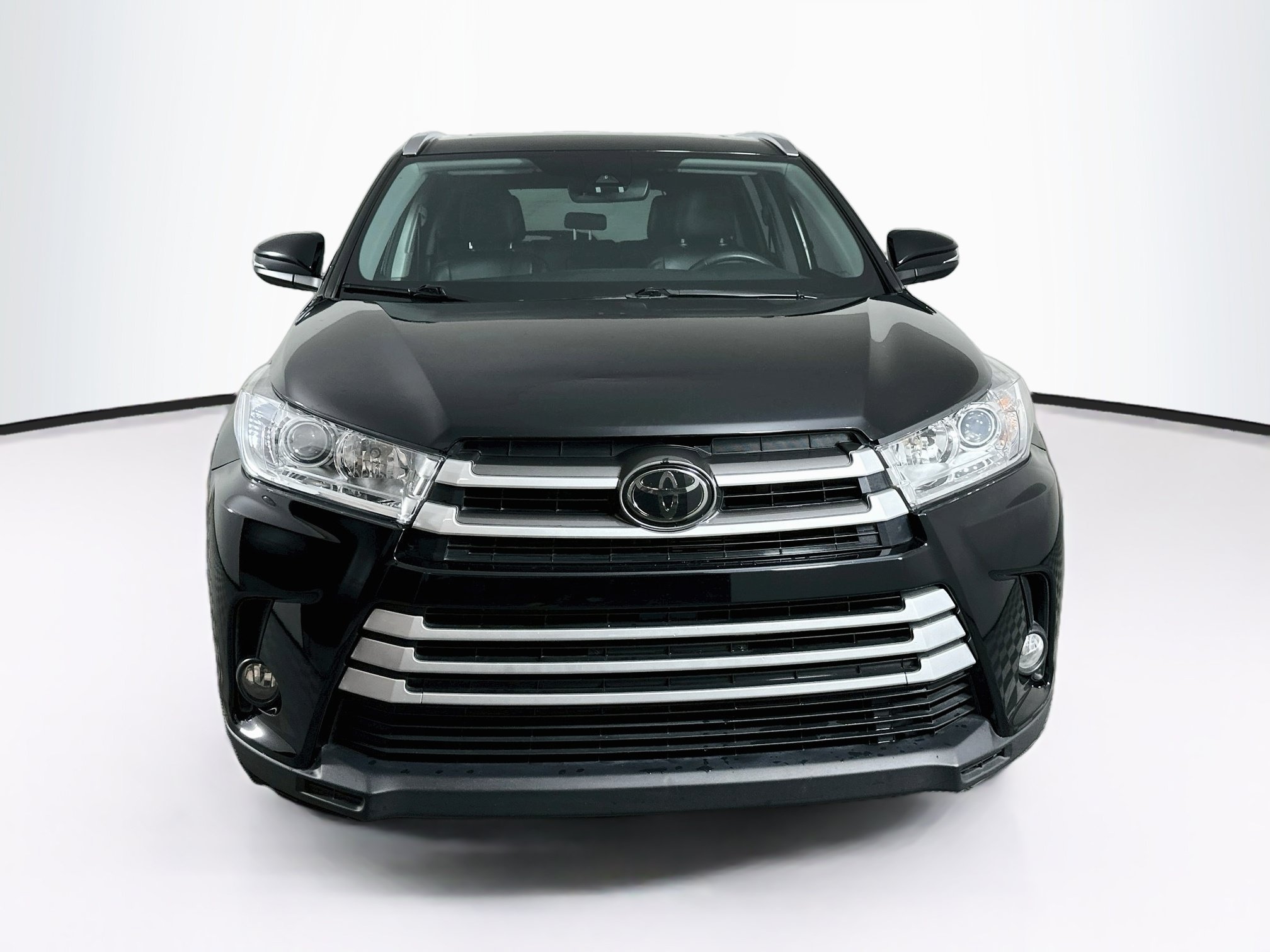 Used 2018 Toyota Highlander XLE AWD/4WD image 2