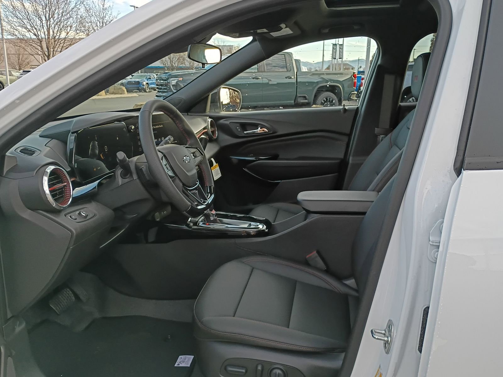 New 2026 Chevrolet Trax RS w/ Sunroof Package image 30