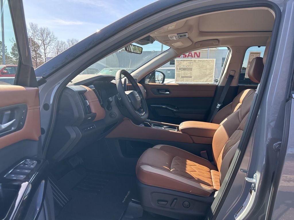New 2026 Nissan Pathfinder Platinum w/ Cargo Package image 14