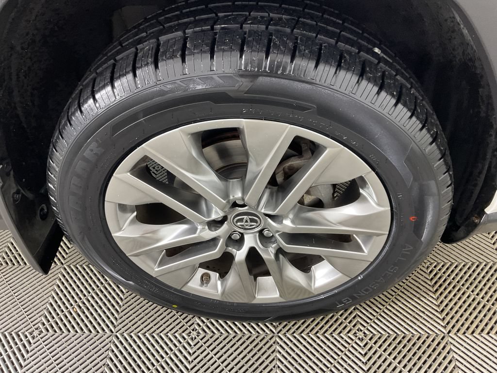 Used 2019 Toyota RAV4 XLE Premium w/ Cold Weather Package AWD/4WD image 11