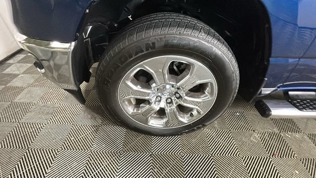 Used 2022 RAM 1500 Big Horn AWD/4WD image 9