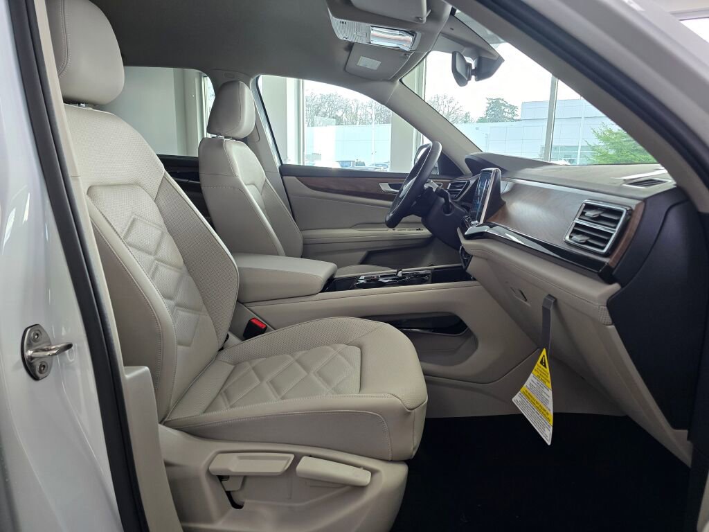 New 2024 Volkswagen Atlas SE image 26