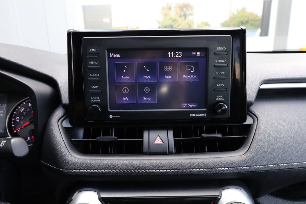 Certified 2021 Toyota RAV4 LE AWD/4WD image 34