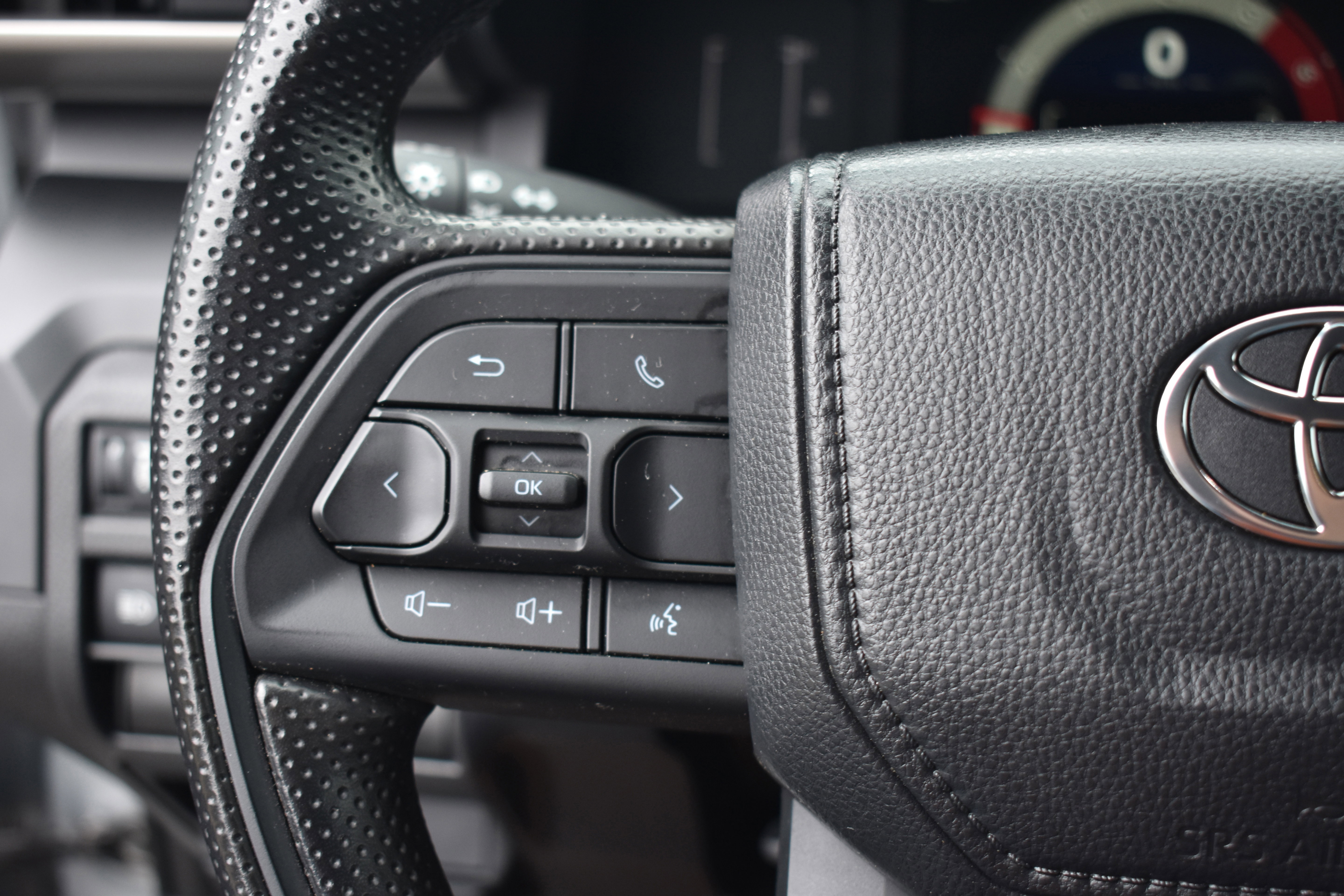 Used 2024 Toyota Tacoma SR image 15