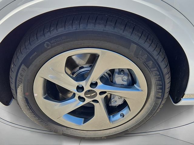 Used 2026 Genesis GV70 2.5T Select image 9