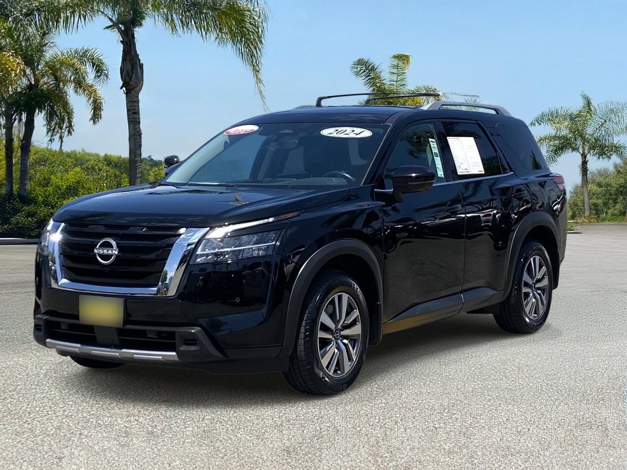 Certified 2024 Nissan Pathfinder SL FWD image 2