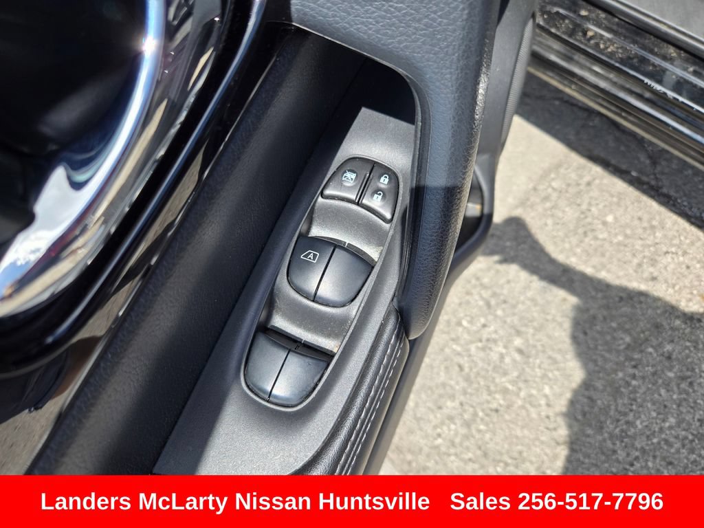 Used 2022 Nissan Rogue Sport SV FWD image 20