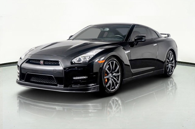 Used 2015 Nissan GT-R Premium image 19