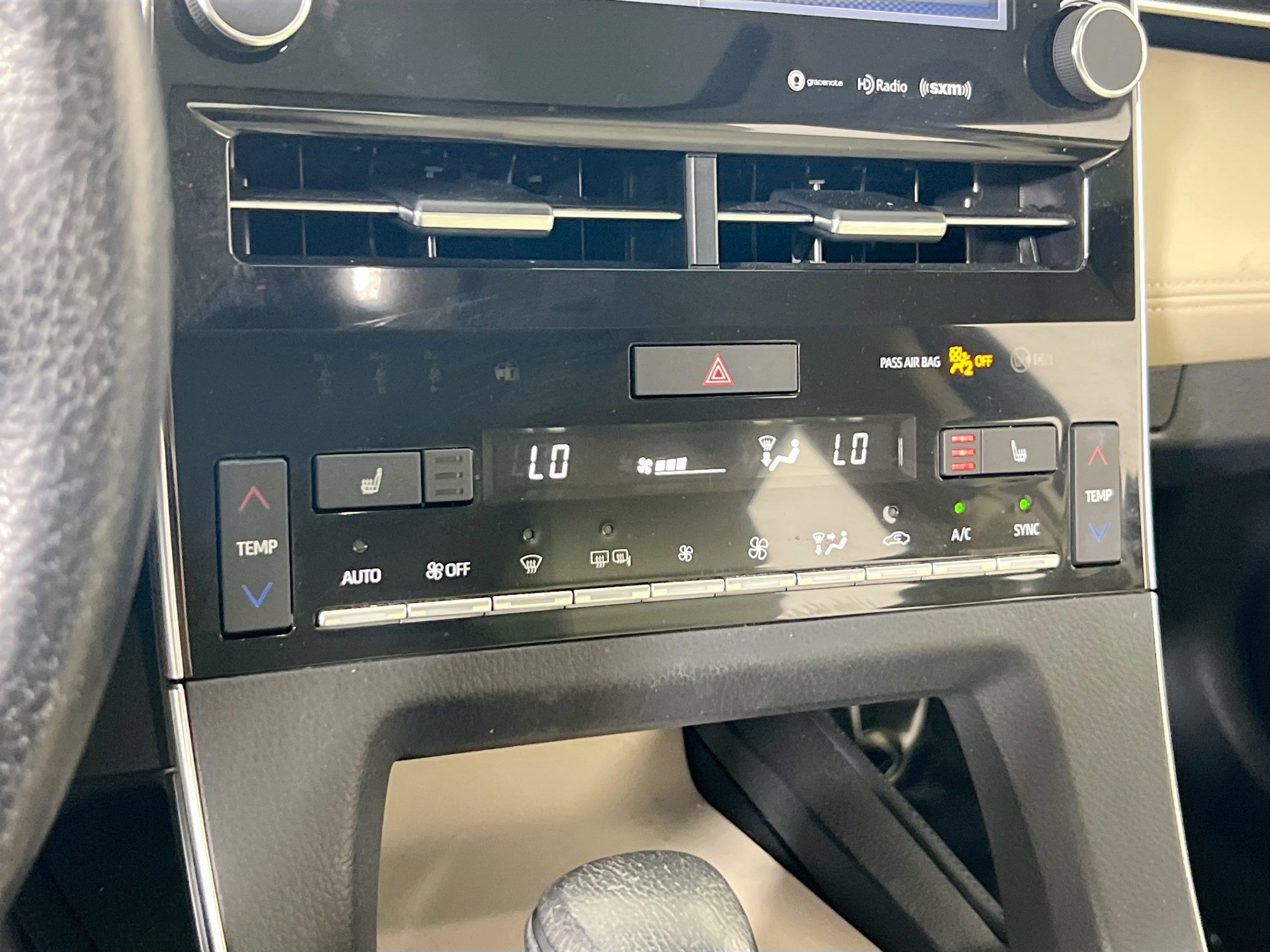 Used 2019 Toyota Avalon XLE image 15