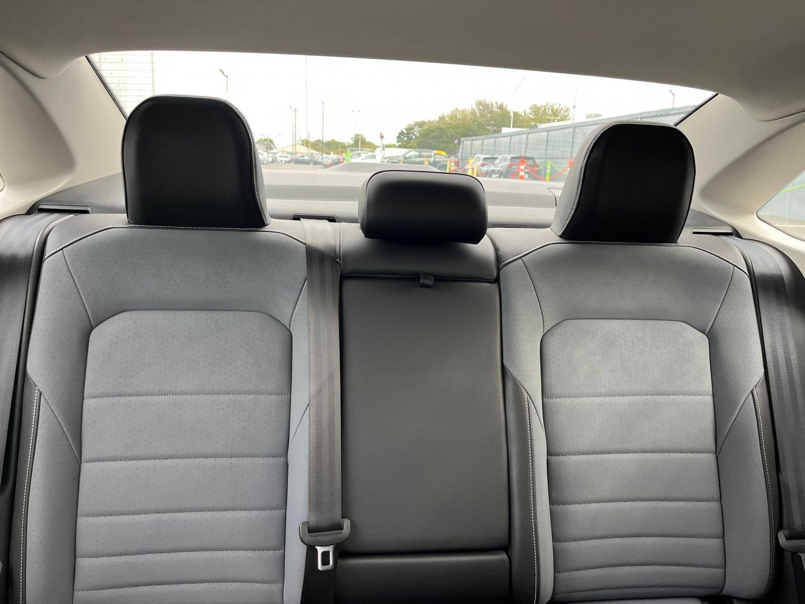 Used 2025 Volkswagen Jetta SE image 37