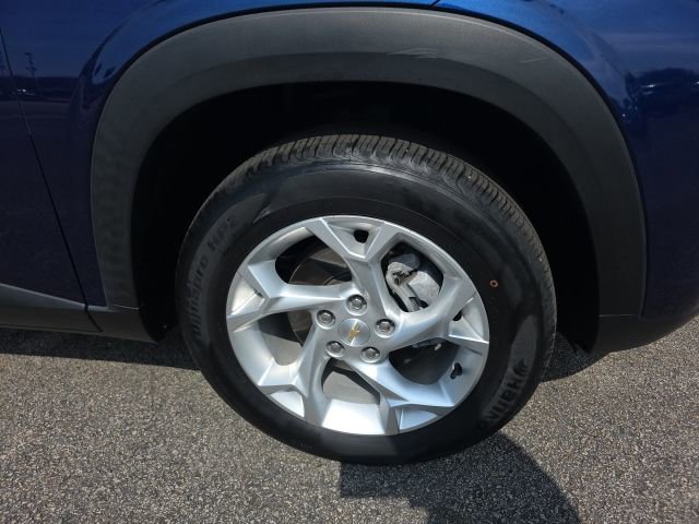 Used 2024 Chevrolet Trax LS w/ LS Convenience Package image 9