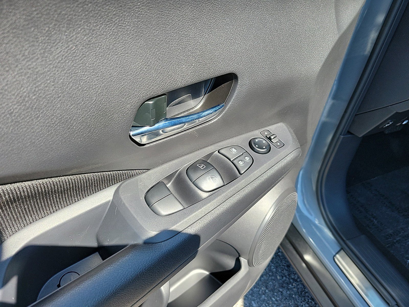 New 2024 Nissan Kicks SV w/ Interior Electronics Package image 15