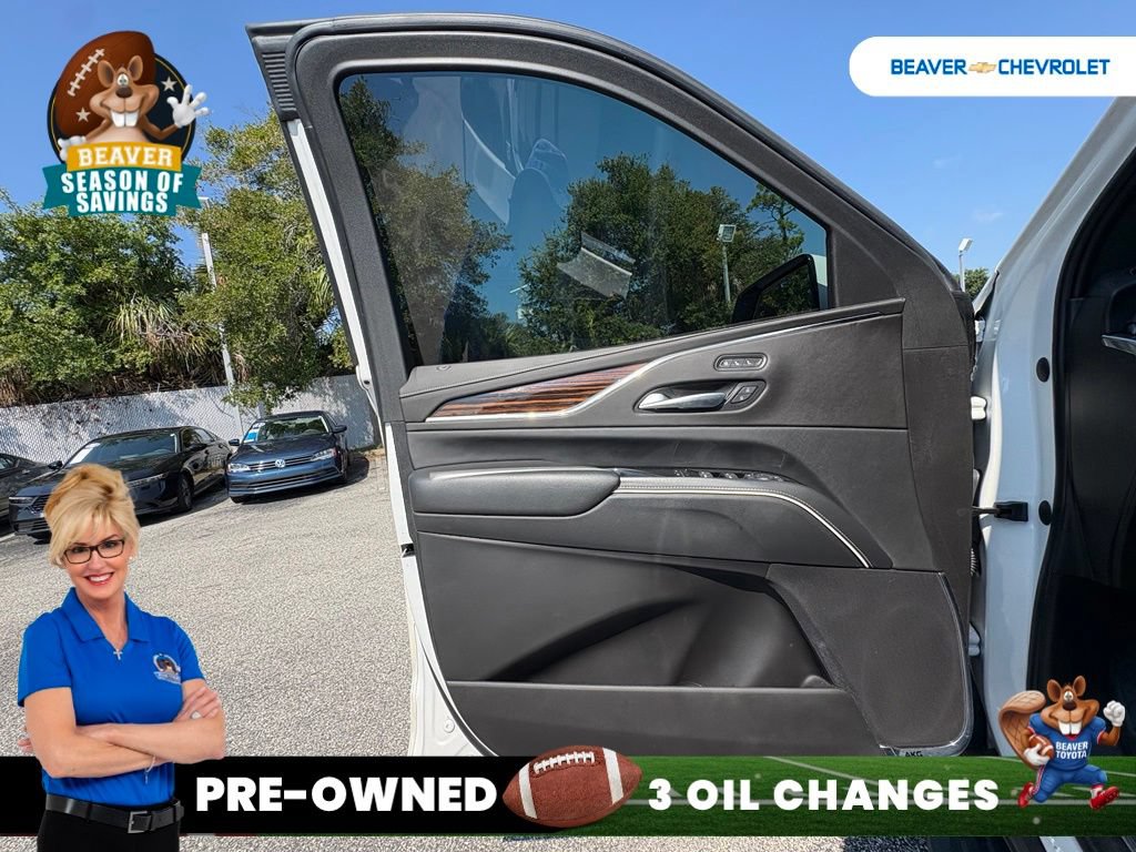 Used 2023 Cadillac Escalade Premium Luxury AWD/4WD image 37