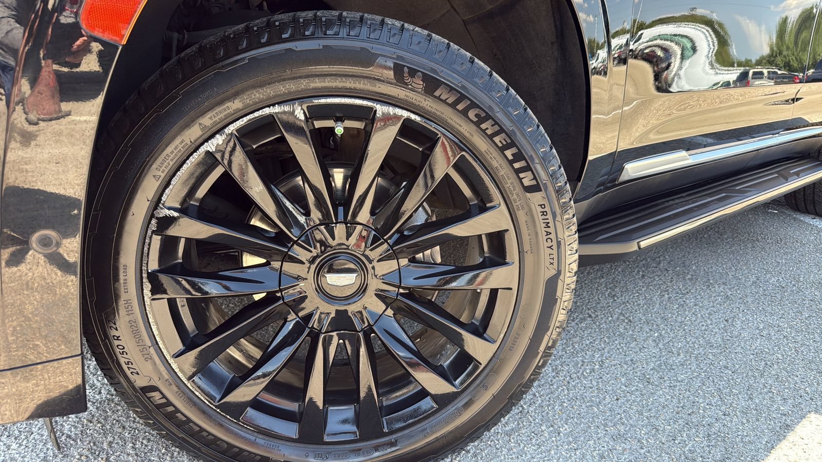 Used 2021 Cadillac Escalade Premium Luxury RWD image 29