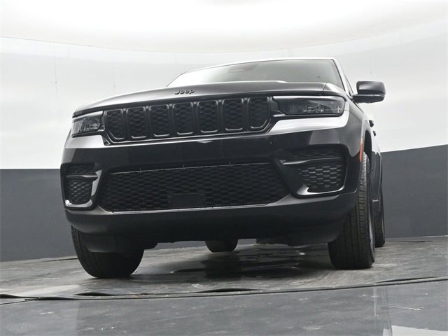 New 2025 Jeep Grand Cherokee Altitude image 42